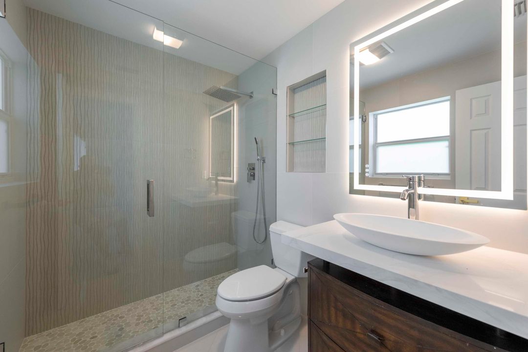 Active With Contract: $6,000 (3 beds, 2 baths, 1737 Square Feet)