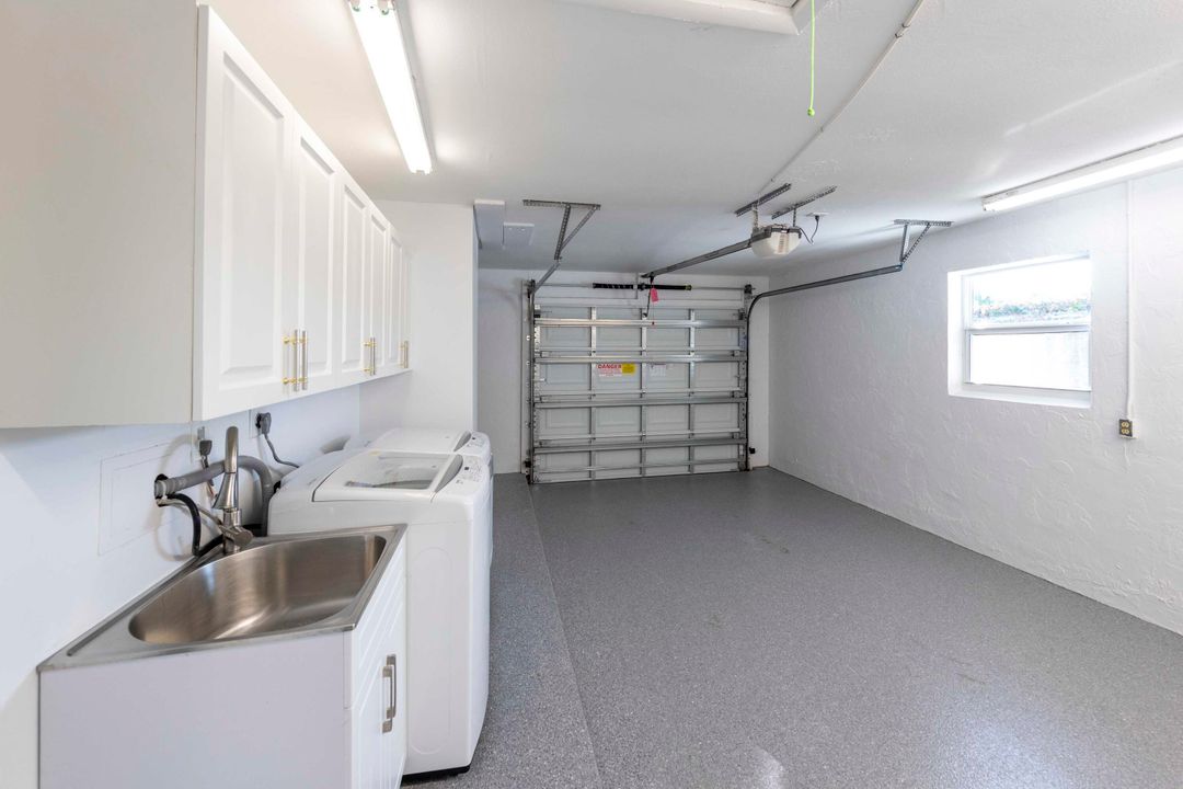 Active With Contract: $6,000 (3 beds, 2 baths, 1737 Square Feet)