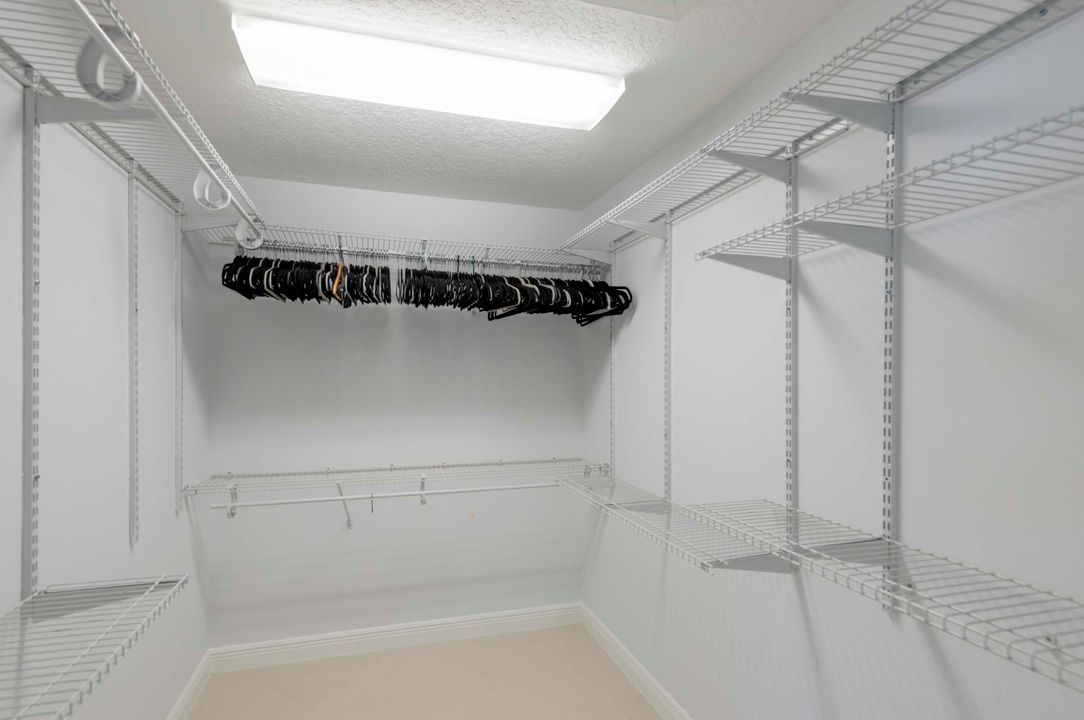 Active With Contract: $6,000 (3 beds, 2 baths, 1737 Square Feet)