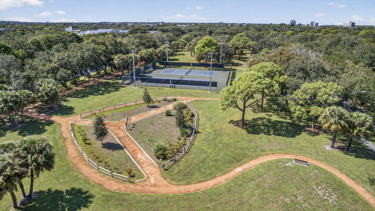 For Sale: $949,000 (3 beds, 2 baths, 2024 Square Feet)