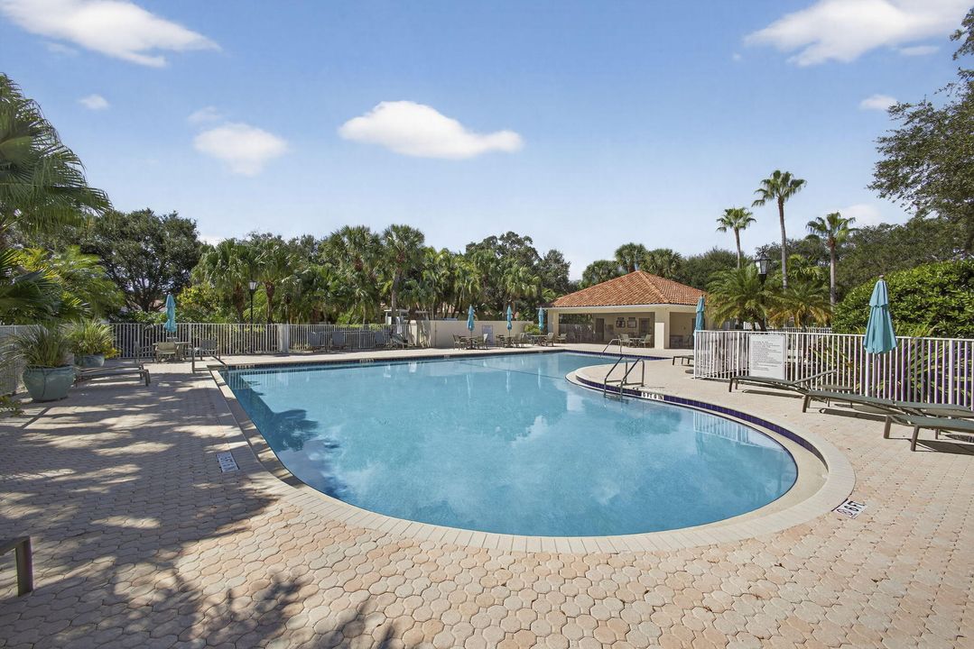 For Sale: $949,000 (3 beds, 2 baths, 2024 Square Feet)