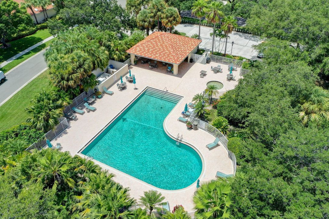 For Sale: $949,000 (3 beds, 2 baths, 2024 Square Feet)