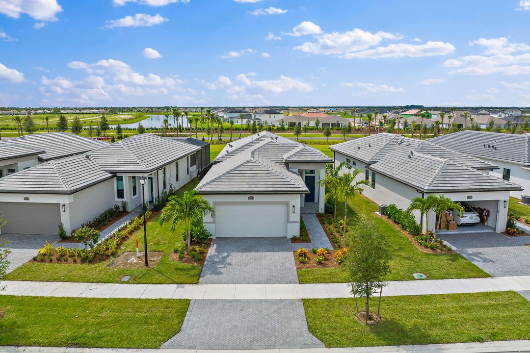 В аренду: $2,950 (3 спален, 2 ванн, 1725 Квадратных фут)