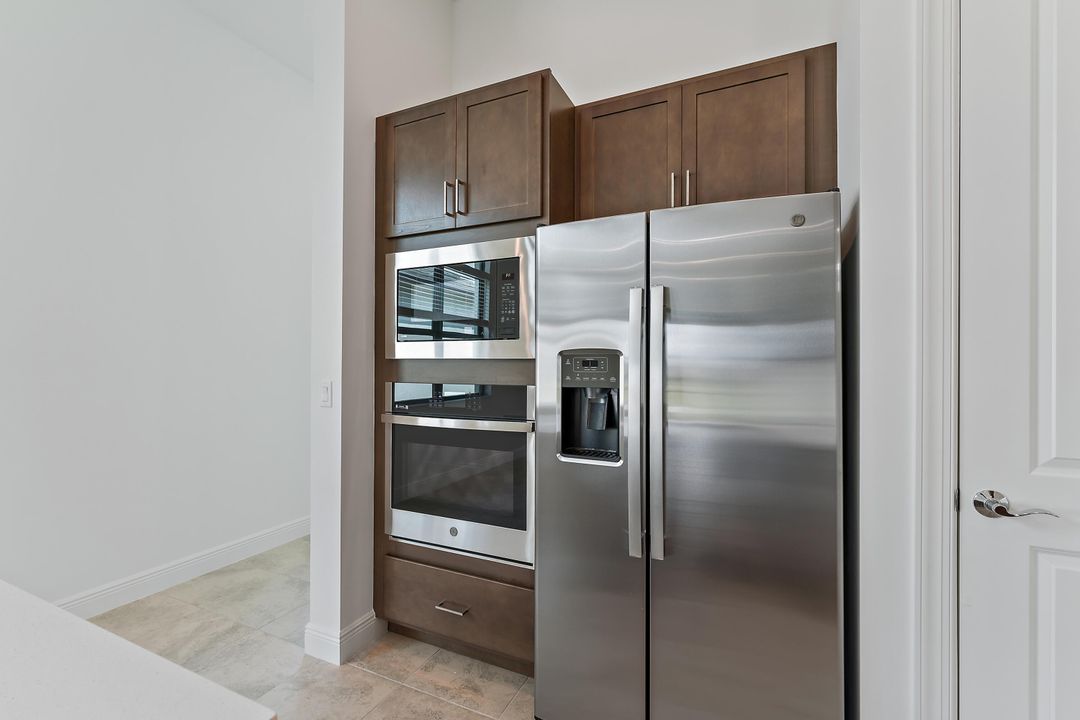 В аренду: $2,950 (3 спален, 2 ванн, 1725 Квадратных фут)