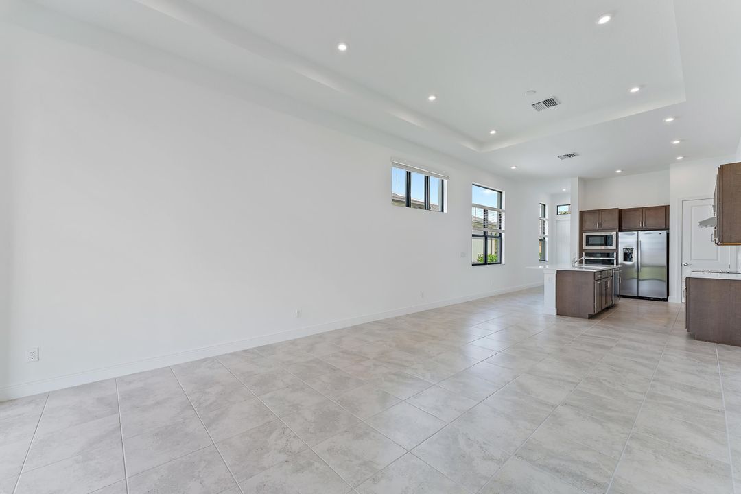 В аренду: $2,950 (3 спален, 2 ванн, 1725 Квадратных фут)