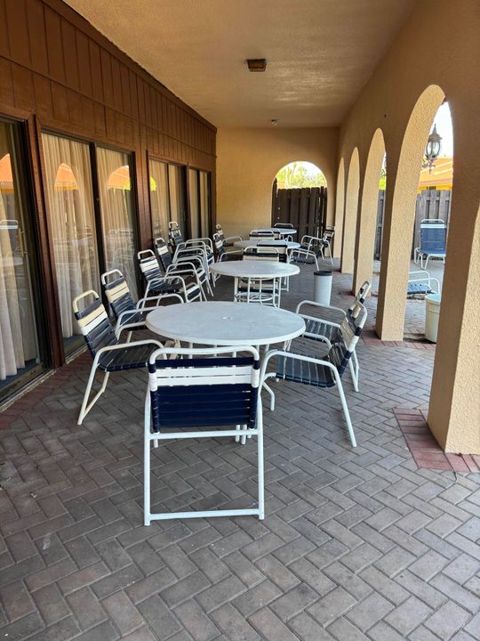 待售: $245,000 (2 贝兹, 2 浴室, 1026 平方英尺)