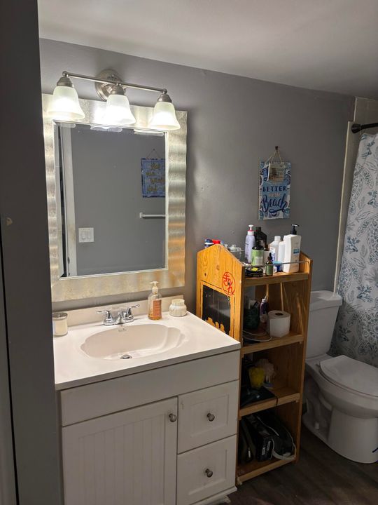 待售: $245,000 (2 贝兹, 2 浴室, 1026 平方英尺)