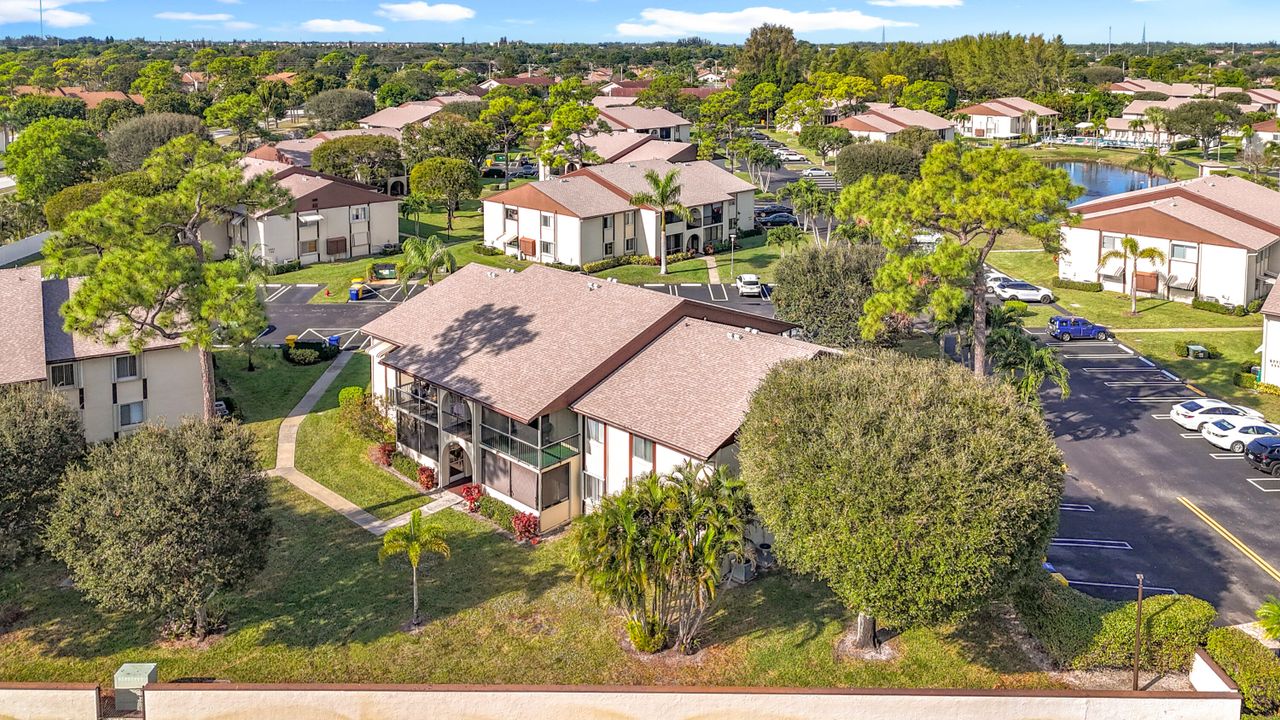 出租: $1,700 (1 贝兹, 1 浴室, 860 平方英尺)