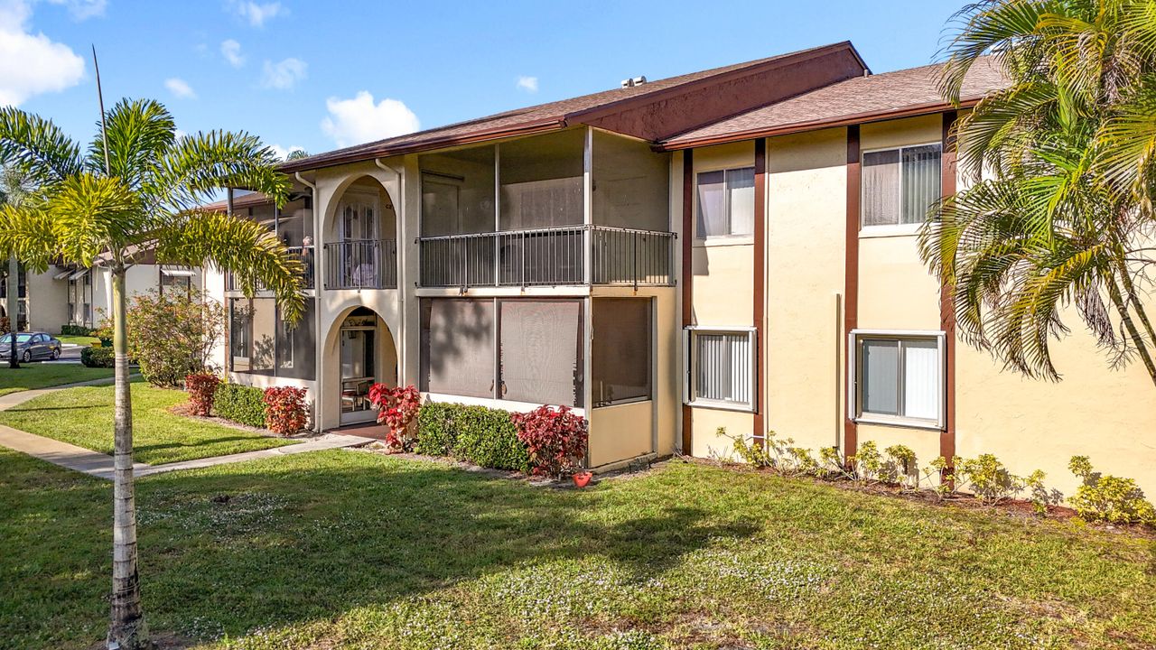 出租: $1,700 (1 贝兹, 1 浴室, 860 平方英尺)