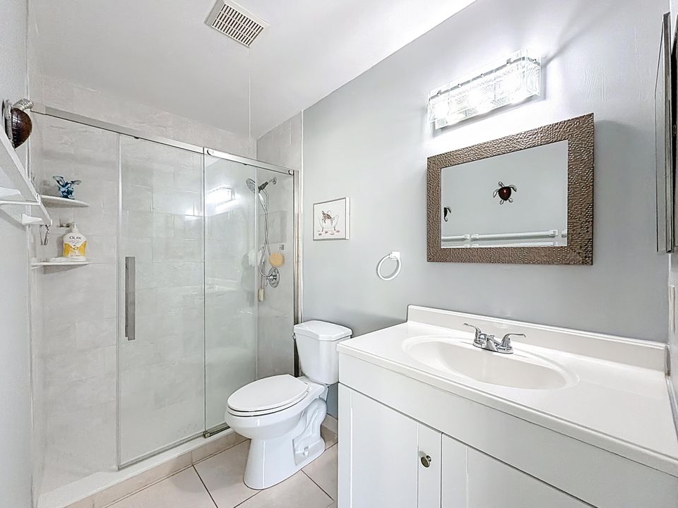 出租: $1,700 (1 贝兹, 1 浴室, 860 平方英尺)