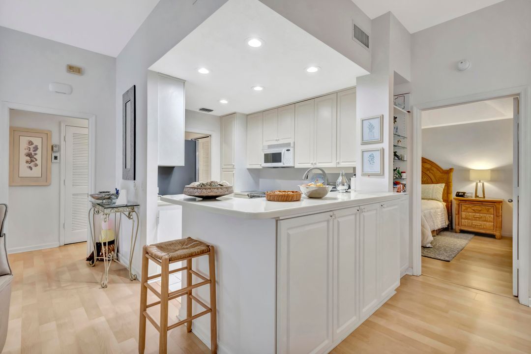 На продажу: $565,000 (2 спален, 2 ванн, 1274 Квадратных фут)