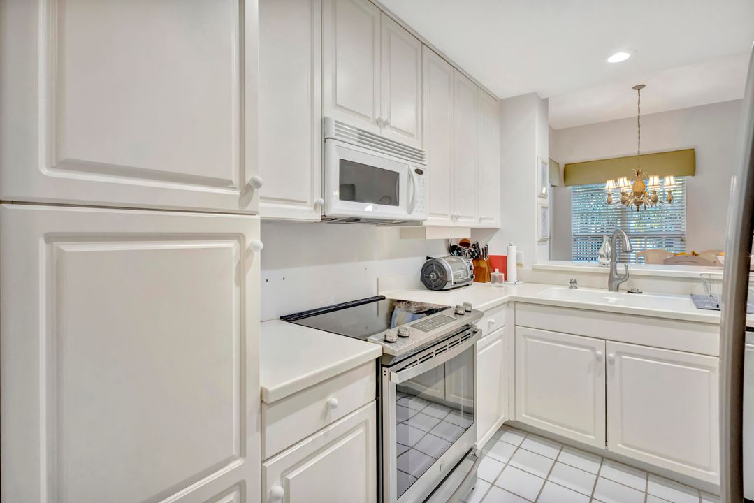 На продажу: $565,000 (2 спален, 2 ванн, 1274 Квадратных фут)