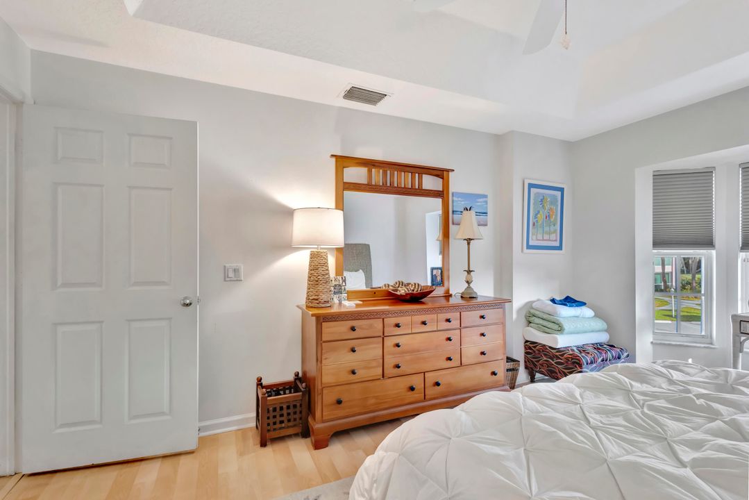 На продажу: $565,000 (2 спален, 2 ванн, 1274 Квадратных фут)