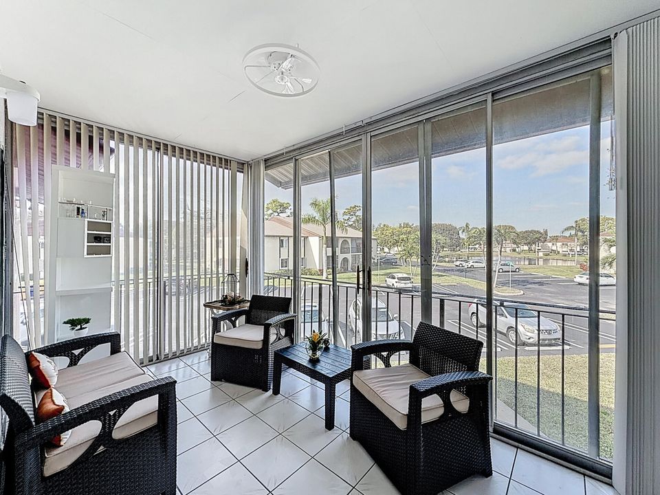 出租: $1,700 (1 贝兹, 1 浴室, 860 平方英尺)