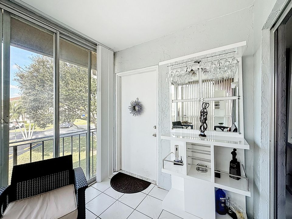 出租: $1,700 (1 贝兹, 1 浴室, 860 平方英尺)