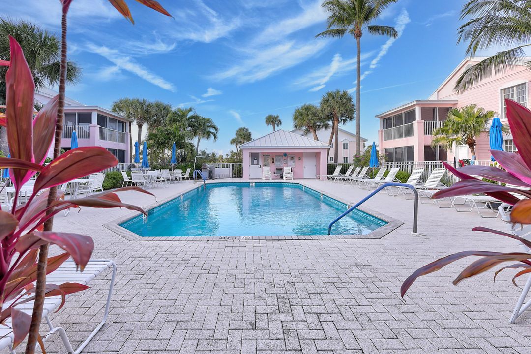 На продажу: $565,000 (2 спален, 2 ванн, 1274 Квадратных фут)