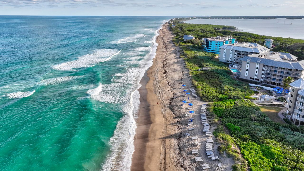 На продажу: $565,000 (2 спален, 2 ванн, 1274 Квадратных фут)