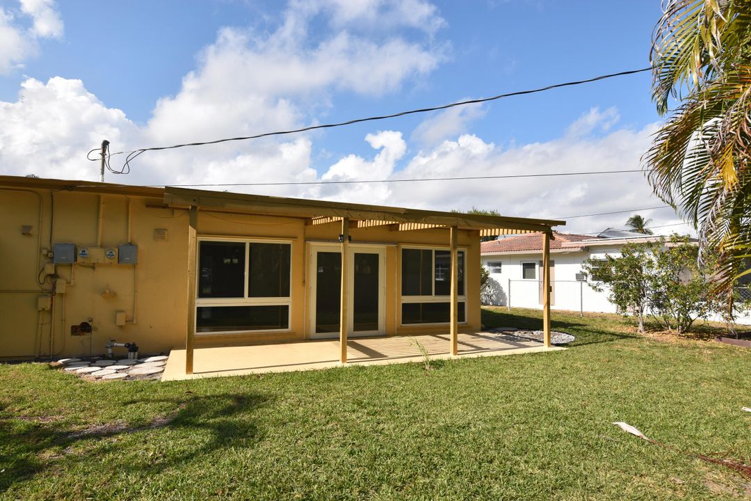 For Rent: $2,600 (2 beds, 2 baths, 986 Square Feet)