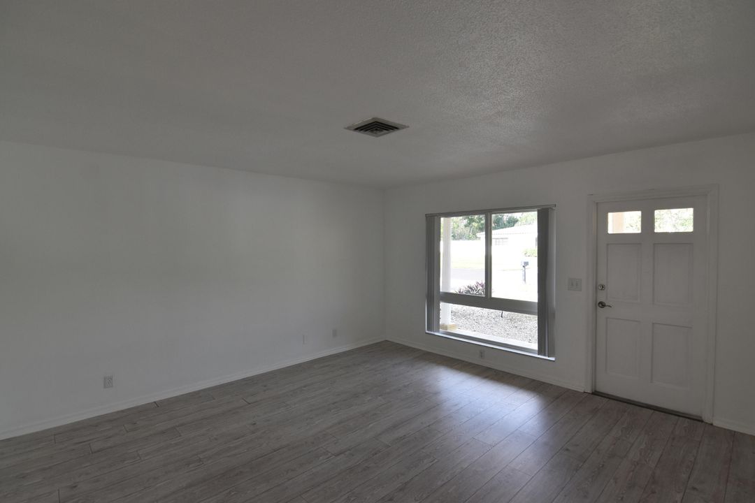 For Rent: $2,600 (2 beds, 2 baths, 986 Square Feet)