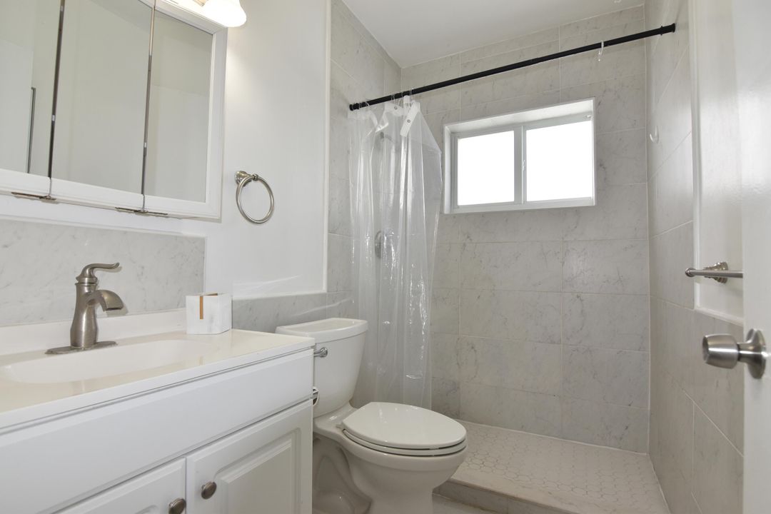 For Rent: $2,600 (2 beds, 2 baths, 986 Square Feet)