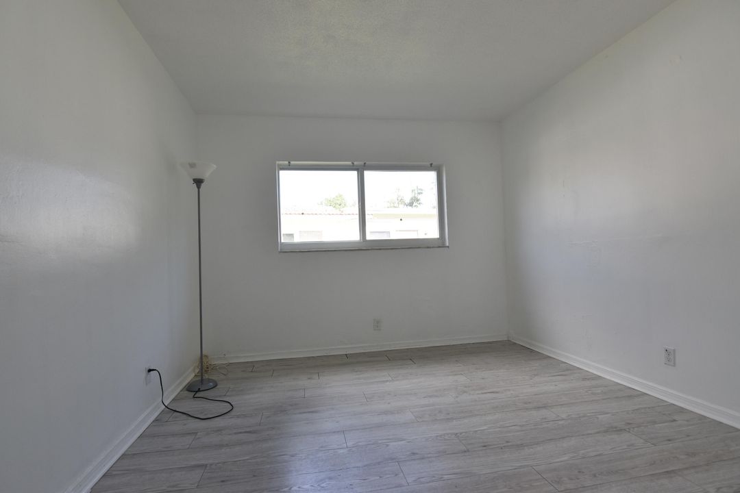 For Rent: $2,600 (2 beds, 2 baths, 986 Square Feet)