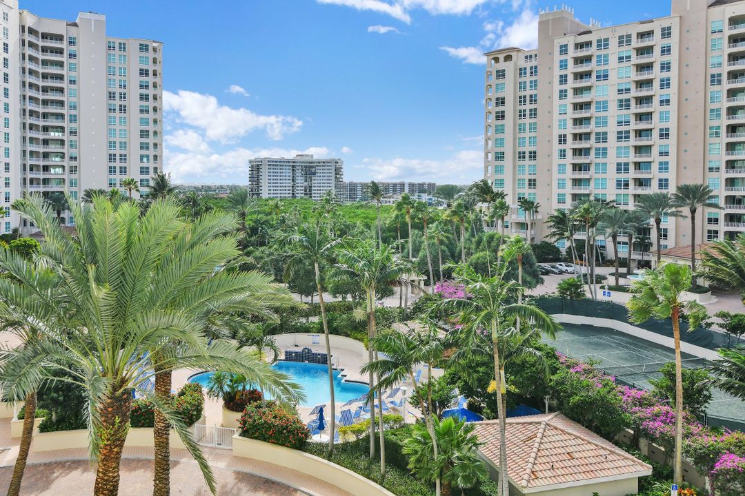 待售: $1,540,000 (2 贝兹, 2 浴室, 2231 平方英尺)