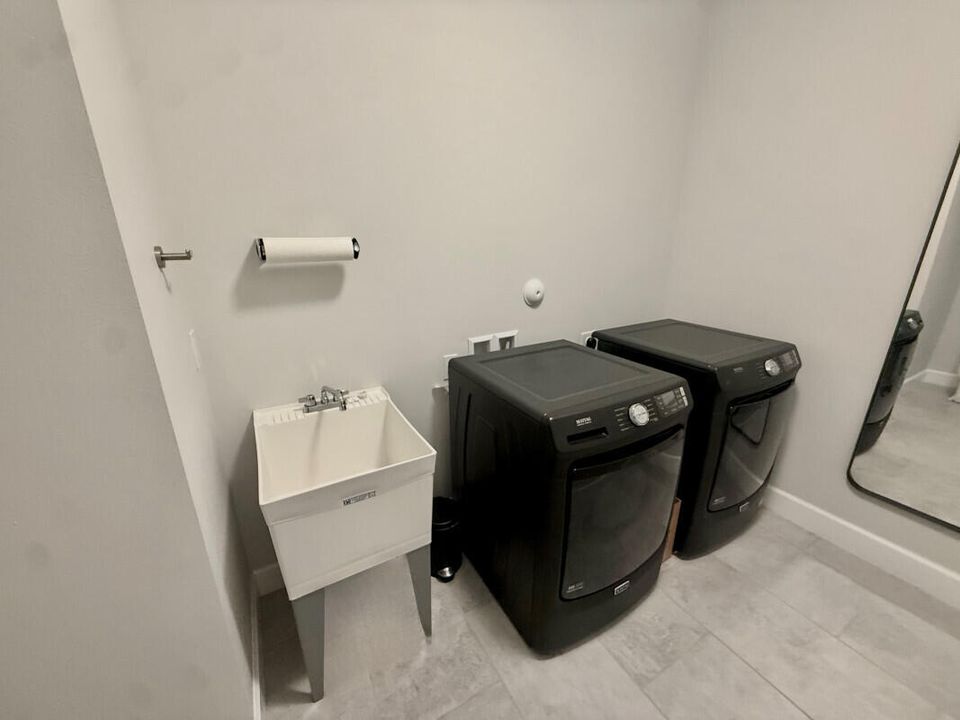 For Sale: $514,990 (3 beds, 2 baths, 1873 Square Feet)