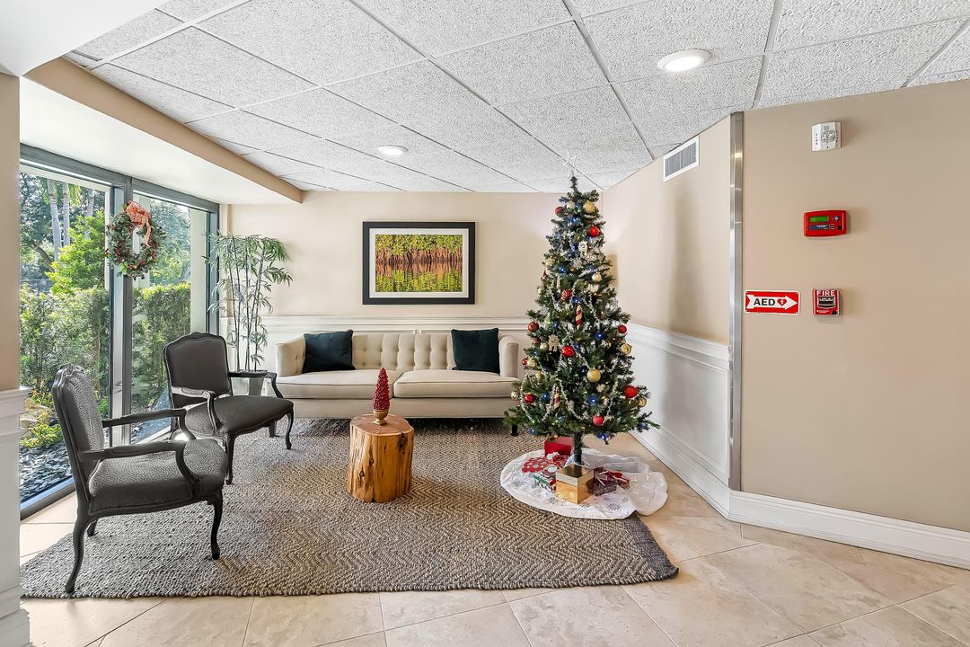 For Sale: $249,000 (1 beds, 1 baths, 1032 Square Feet)