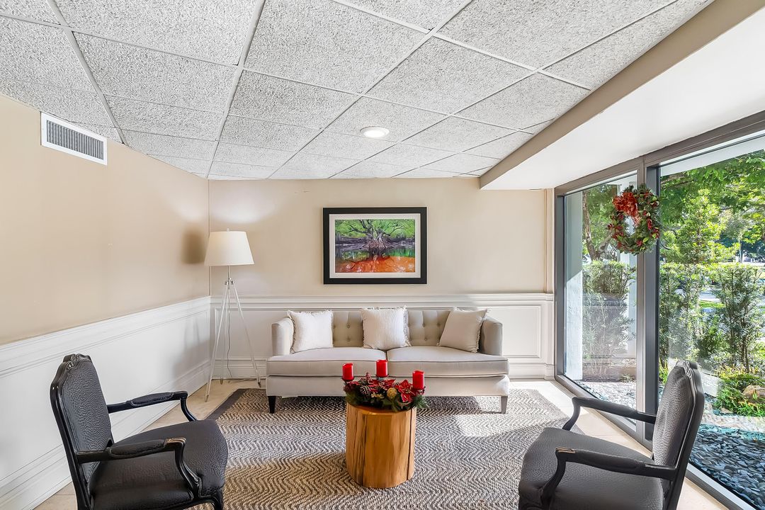 For Sale: $249,000 (1 beds, 1 baths, 1032 Square Feet)