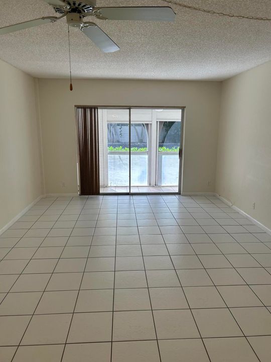 На продажу: $144,900 (2 спален, 2 ванн, 1080 Квадратных фут)