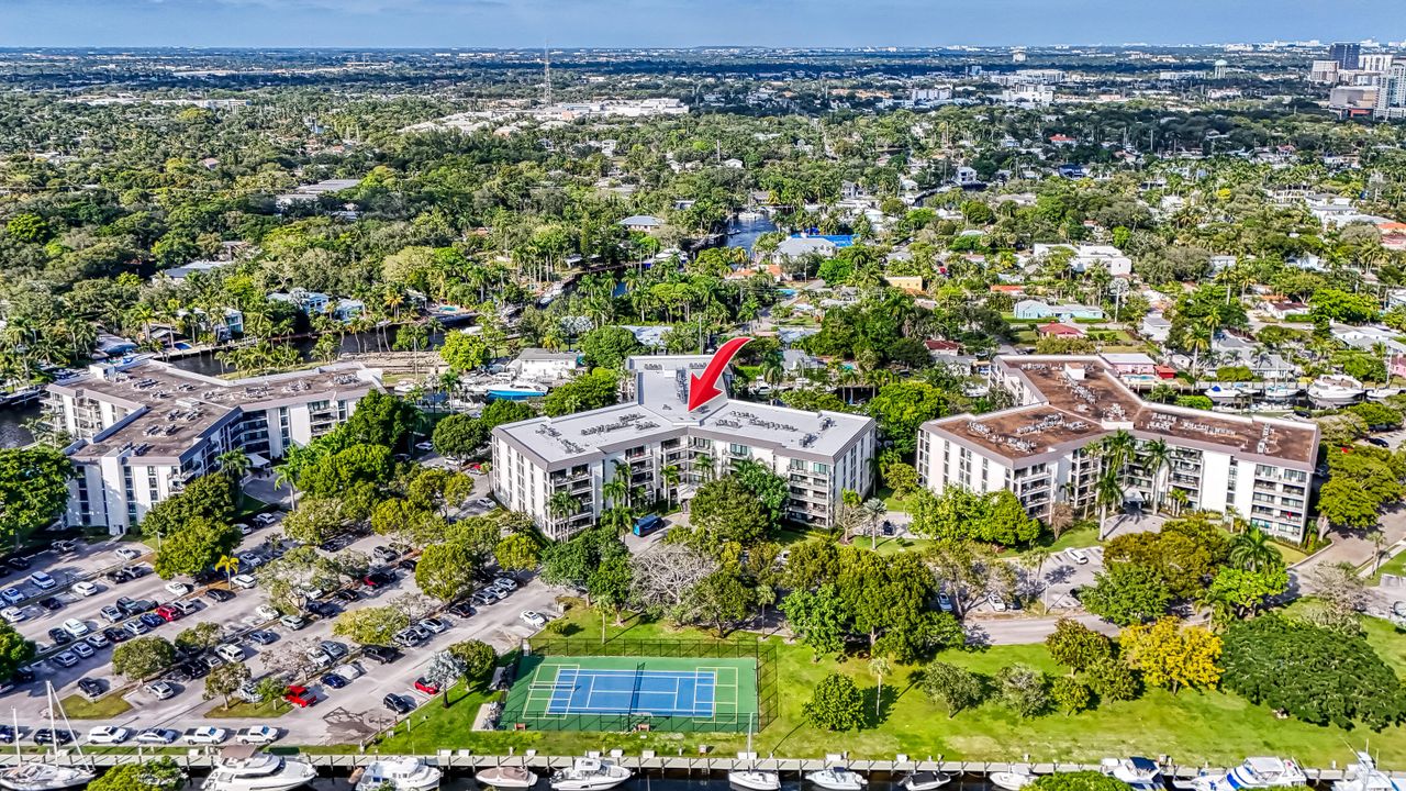 For Sale: $249,000 (1 beds, 1 baths, 1032 Square Feet)