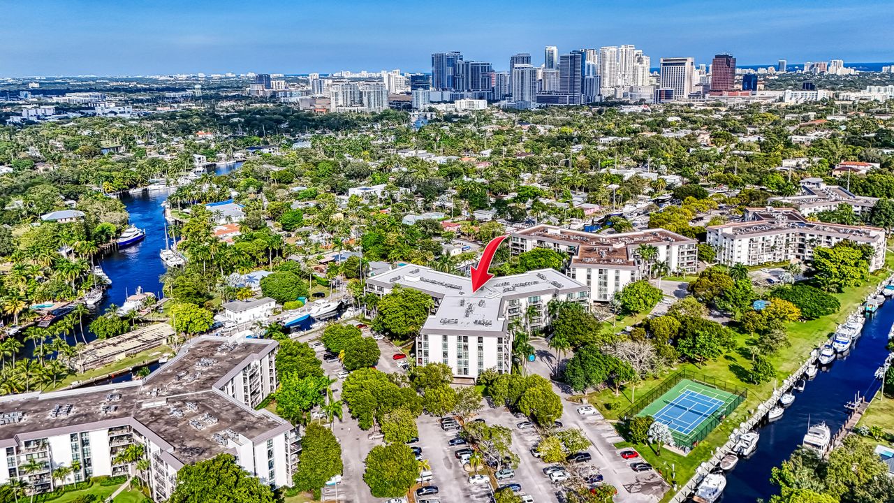 For Sale: $249,000 (1 beds, 1 baths, 1032 Square Feet)