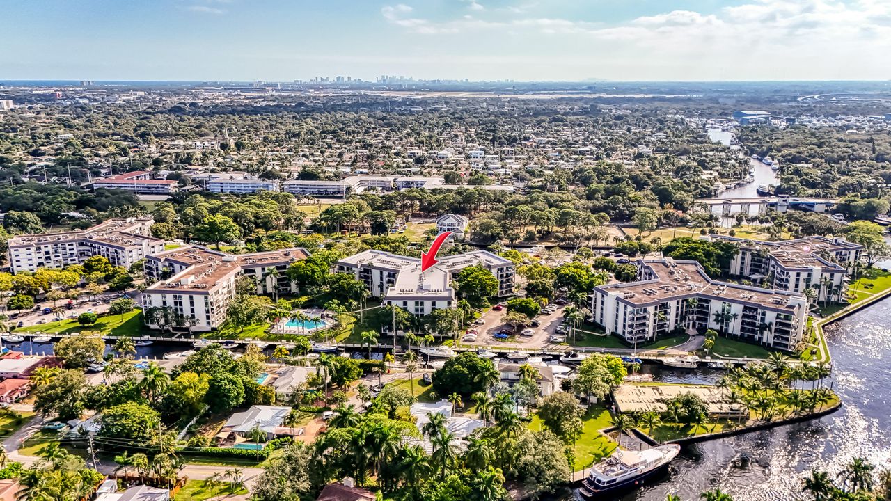 For Sale: $249,000 (1 beds, 1 baths, 1032 Square Feet)