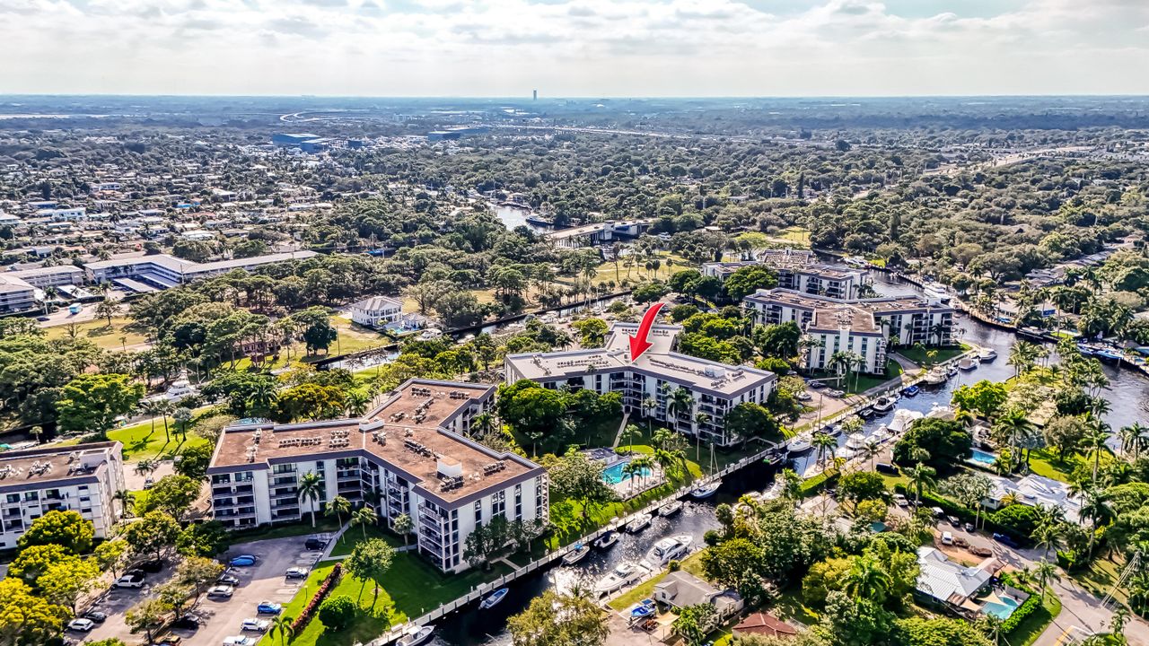 For Sale: $249,000 (1 beds, 1 baths, 1032 Square Feet)