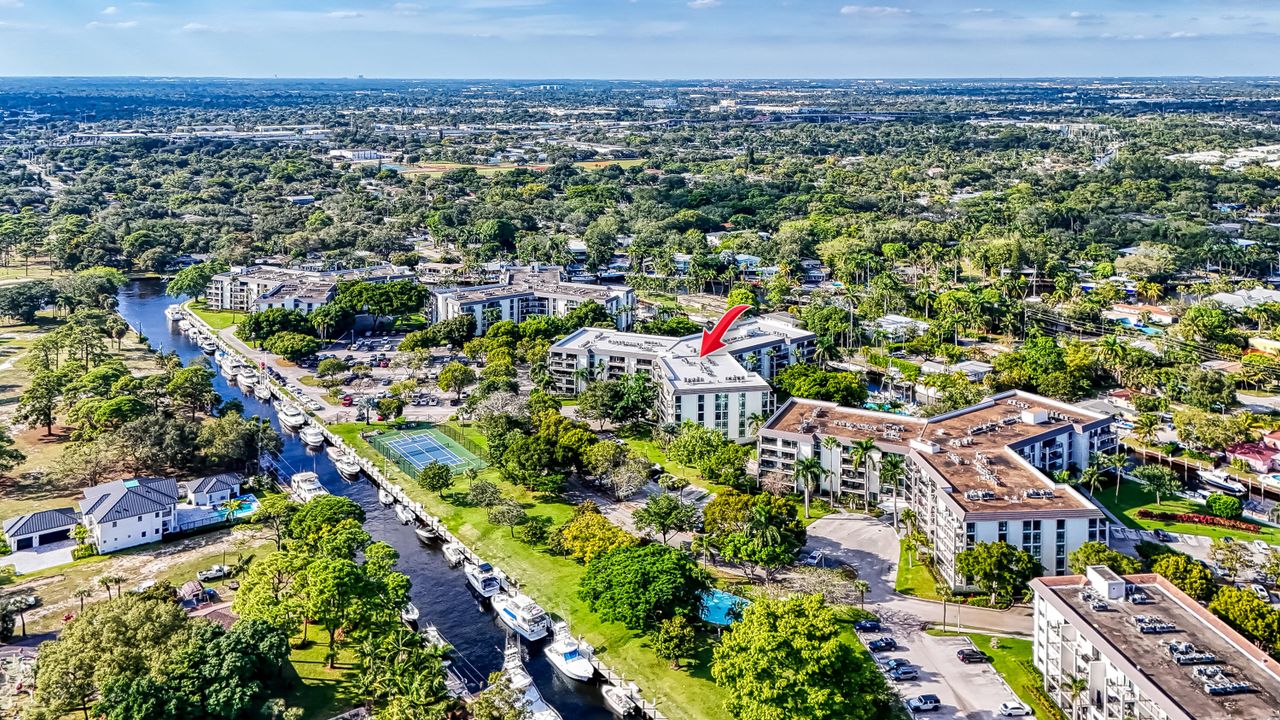 For Sale: $249,000 (1 beds, 1 baths, 1032 Square Feet)