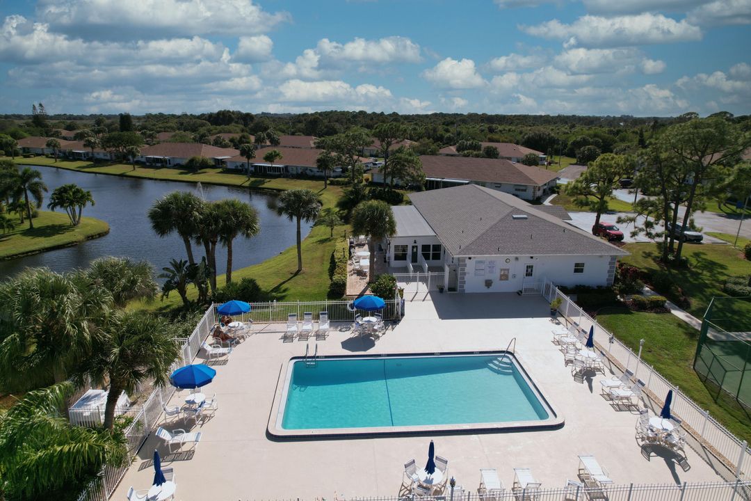 Под контрактом: $127,500 (2 спален, 2 ванн, 1280 Квадратных фут)