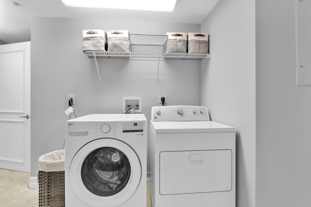 待售: $1,540,000 (2 贝兹, 2 浴室, 2231 平方英尺)