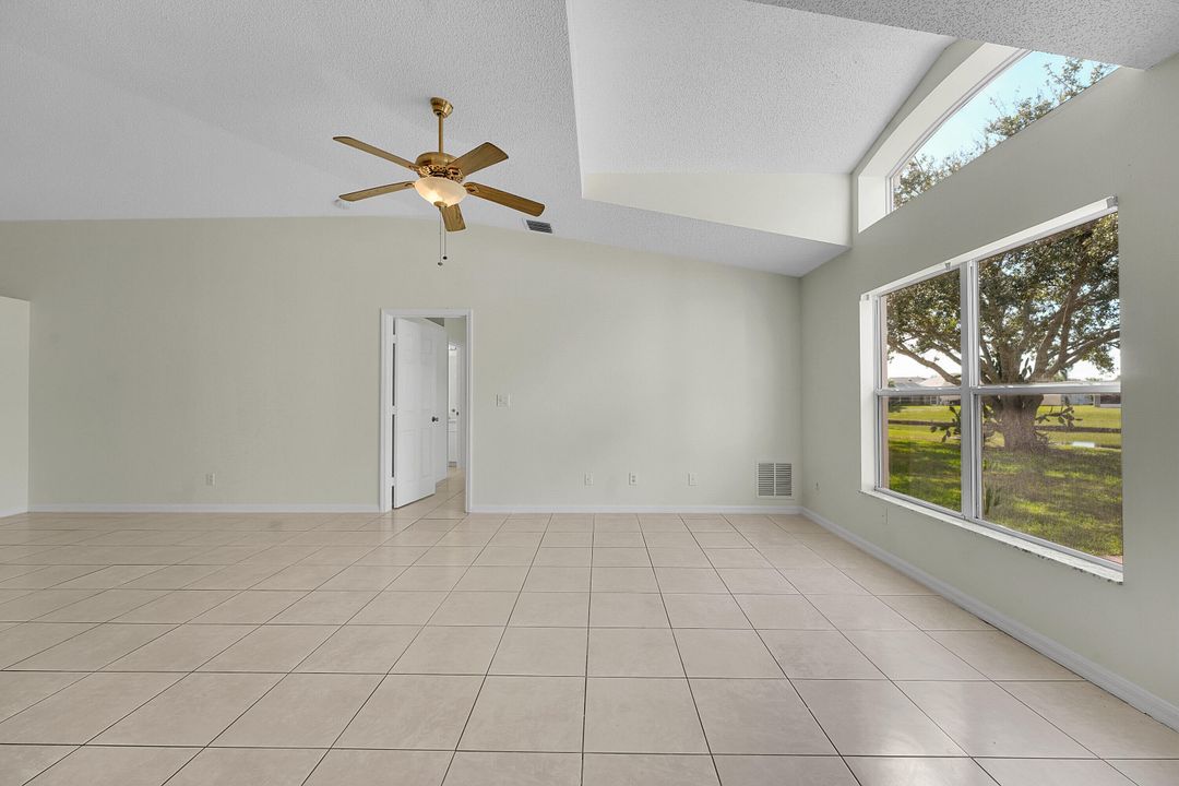 На продажу: $325,000 (3 спален, 2 ванн, 1636 Квадратных фут)