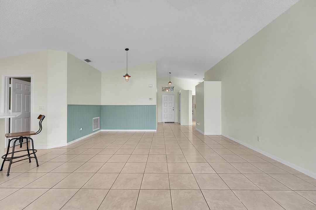 На продажу: $325,000 (3 спален, 2 ванн, 1636 Квадратных фут)