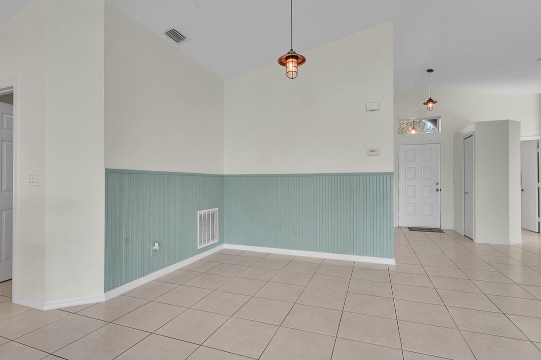 На продажу: $325,000 (3 спален, 2 ванн, 1636 Квадратных фут)