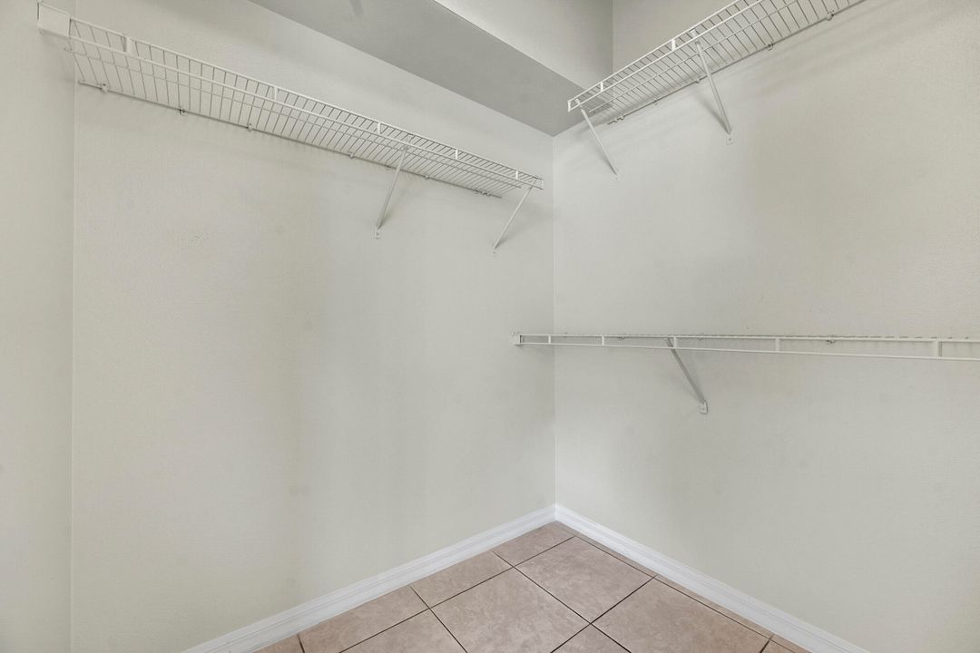 На продажу: $325,000 (3 спален, 2 ванн, 1636 Квадратных фут)