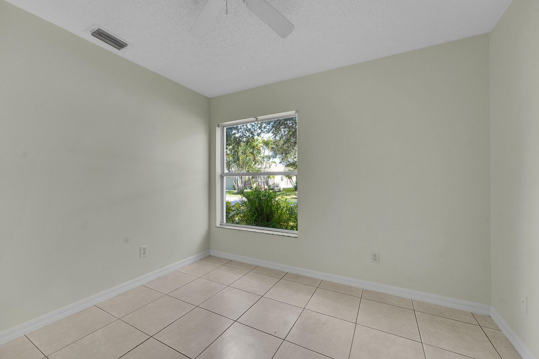 На продажу: $325,000 (3 спален, 2 ванн, 1636 Квадратных фут)