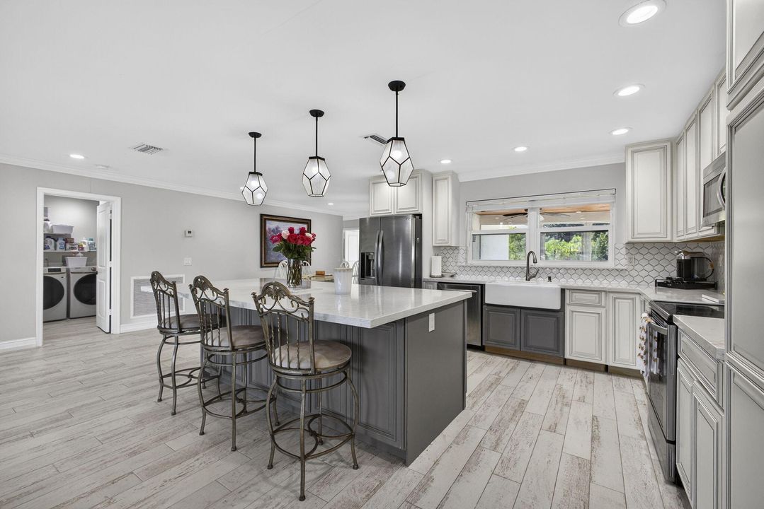 En Venta: $1,525,000 (4 camas, 4 baños, 2840 Pies cuadrados)