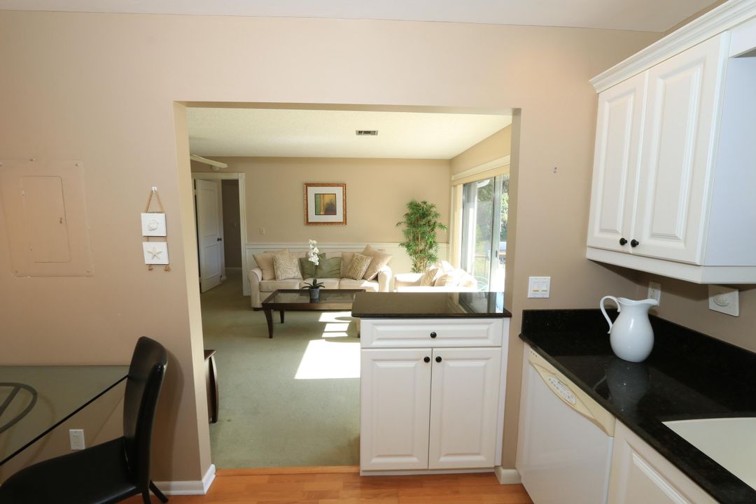 Под контрактом: $127,500 (2 спален, 2 ванн, 1280 Квадратных фут)