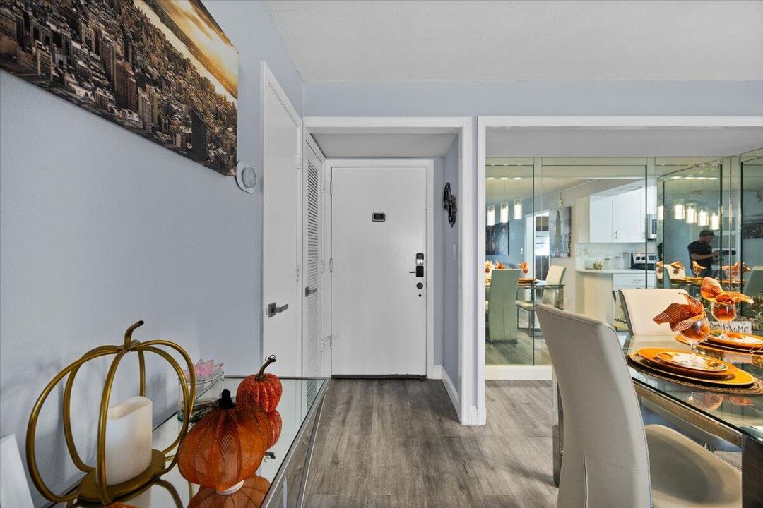 待售: $225,000 (2 贝兹, 2 浴室, 1000 平方英尺)