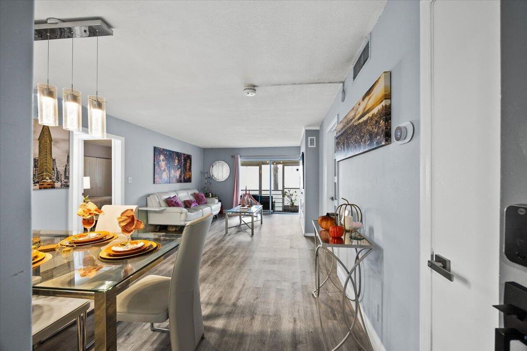 待售: $225,000 (2 贝兹, 2 浴室, 1000 平方英尺)