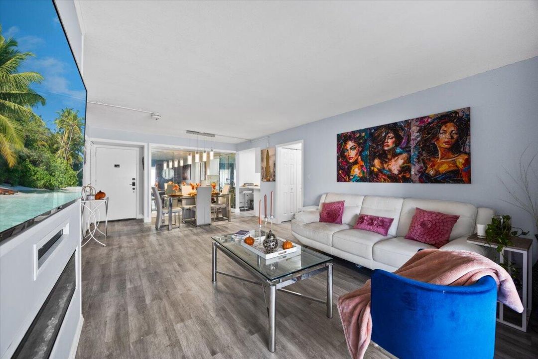 待售: $225,000 (2 贝兹, 2 浴室, 1000 平方英尺)