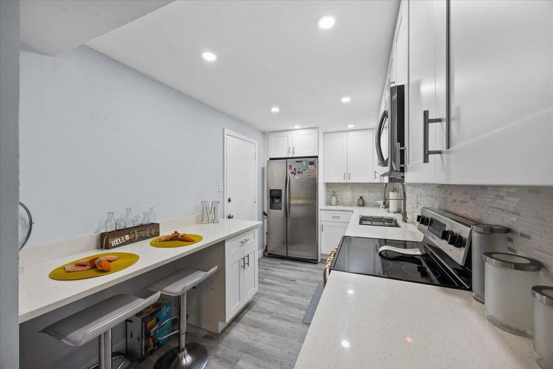 待售: $225,000 (2 贝兹, 2 浴室, 1000 平方英尺)