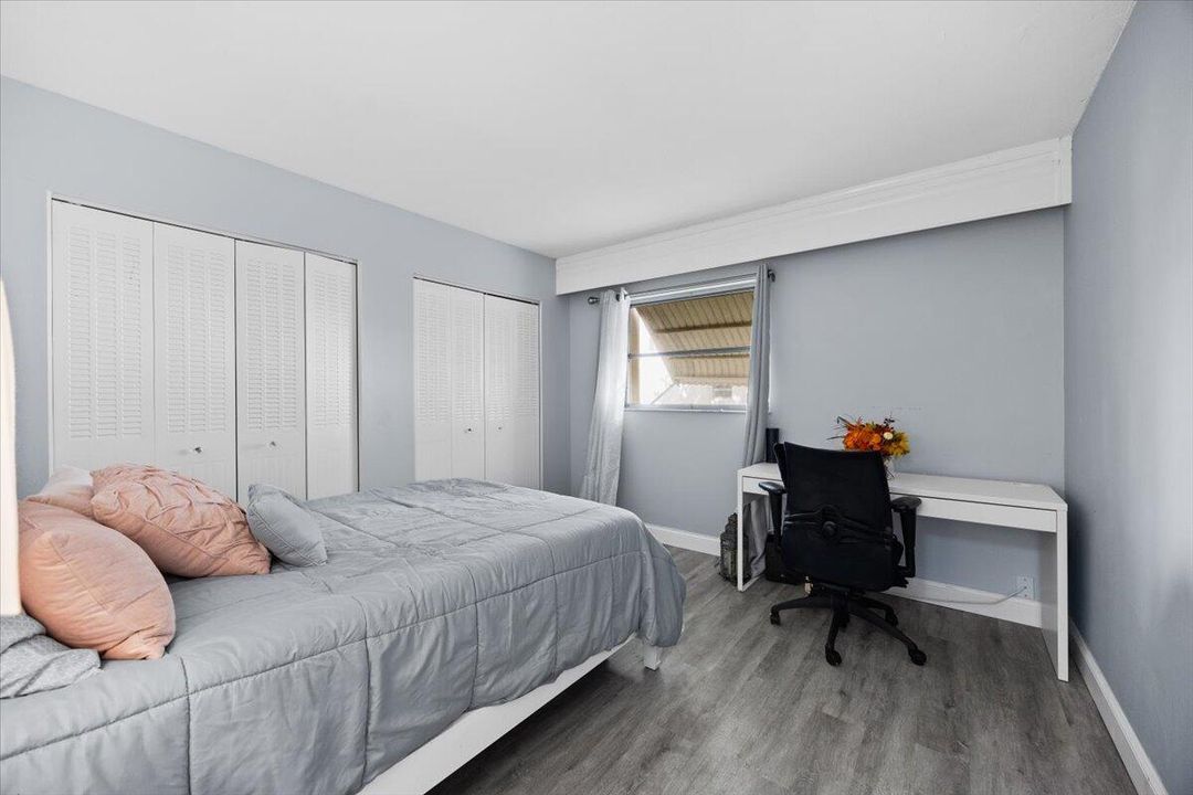 待售: $225,000 (2 贝兹, 2 浴室, 1000 平方英尺)