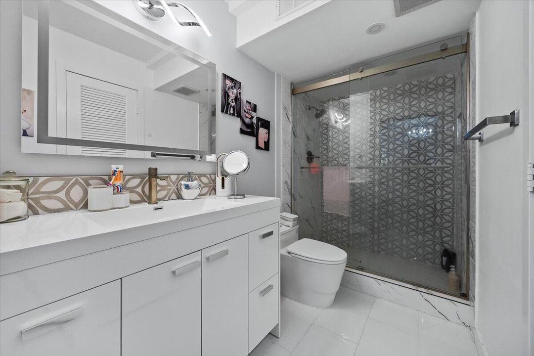 待售: $225,000 (2 贝兹, 2 浴室, 1000 平方英尺)